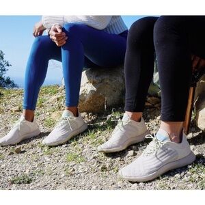 Saysh ONE Women's Sneaker Silver and White jacquard Sneakers size 7.5 NEW